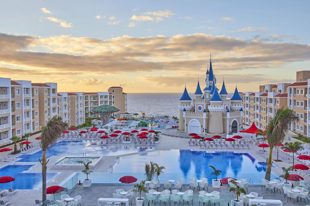 More hotels closing due to strong decline in bookings