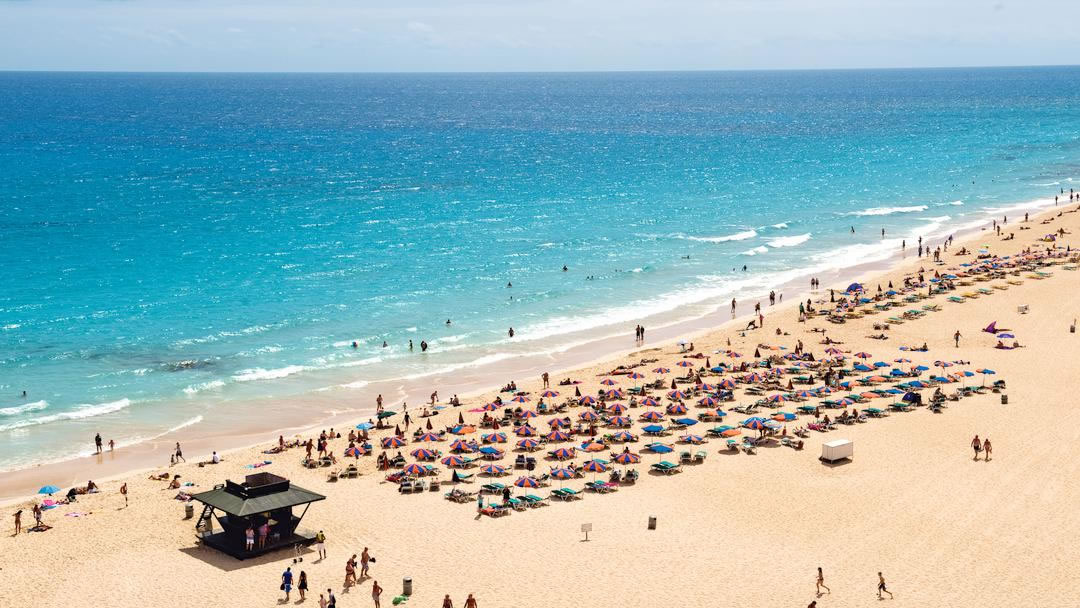 State of Alarm ending triggers holiday bookings for May and 24% are for the Canaries