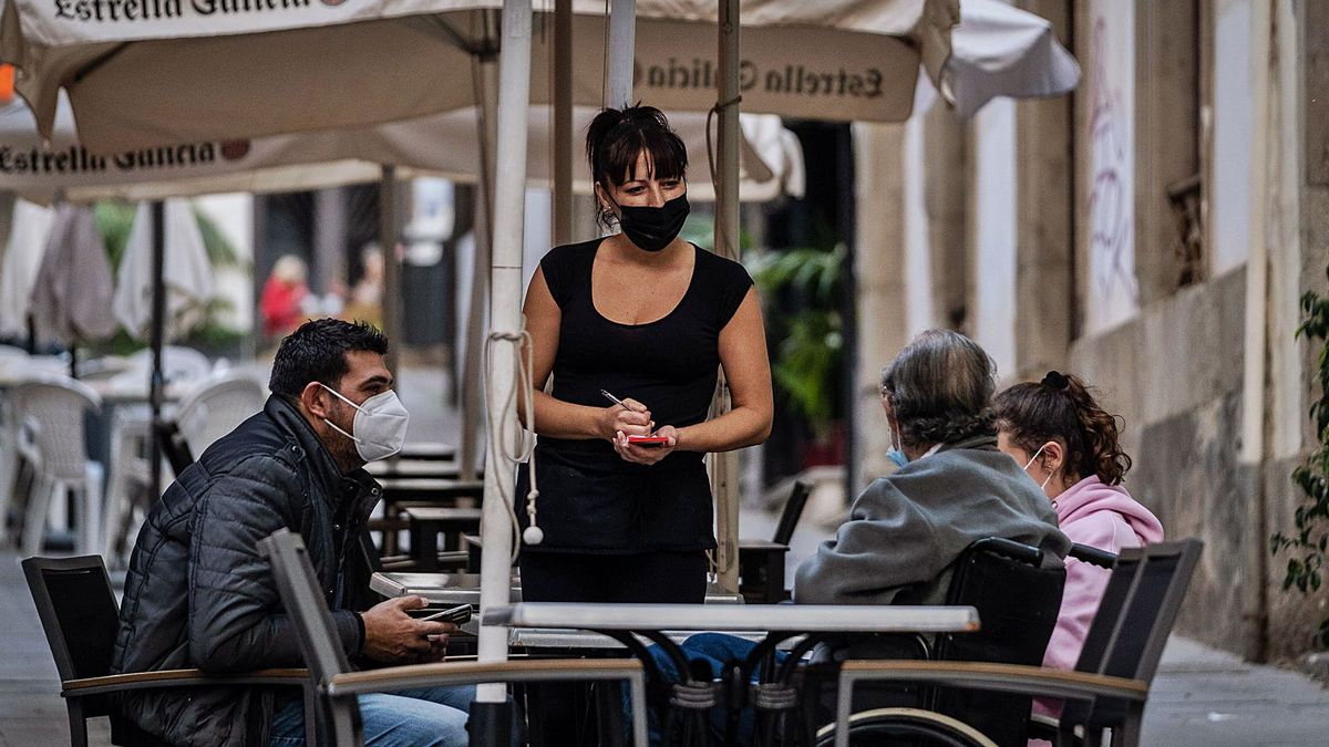 Proposal to extend curfew to 11pm for restaurants will be discussed today