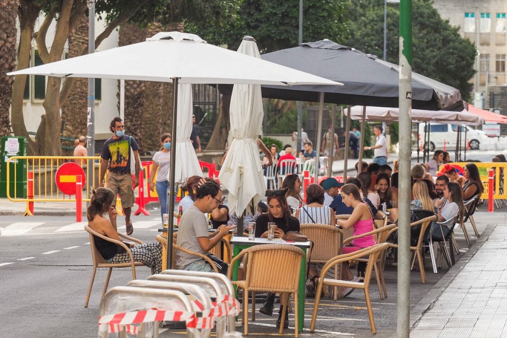Hospitality satisfied with curfew change, but want interiors open as well