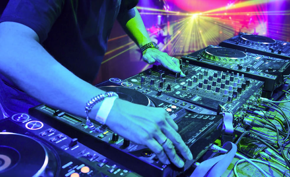 Clubs and fun pubs will be allowed to stay open after 2am 