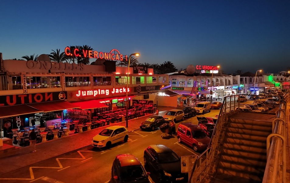 Nightlife asks to open venues in the Canary Islands 'only' for vaccinated people