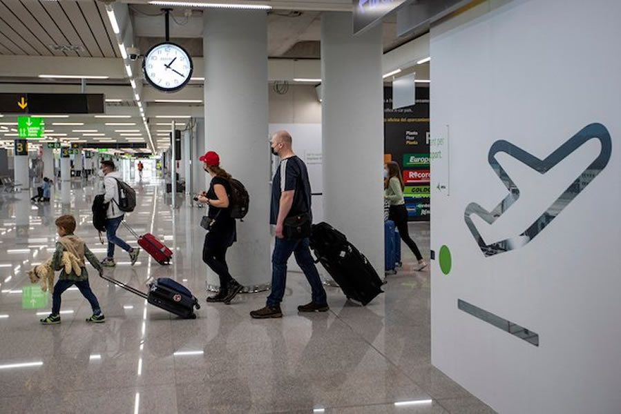 Canary Islands airports were close to the level of pre-pandemic flight activity this weekend