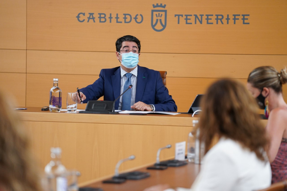 The Tenerife Cabildo approves additional aid to the self-employed and SMEs