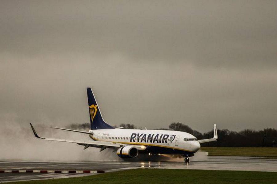 Flight from Fuerteventura to Manchester lands in France due to storm Eunice