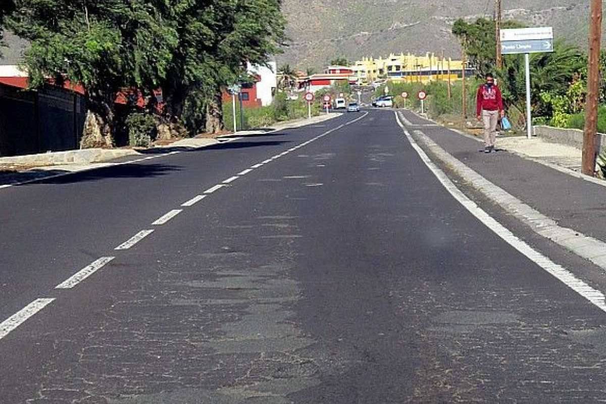 The Cabildo invests 2.2 million to resurface the TF-28 in Arona