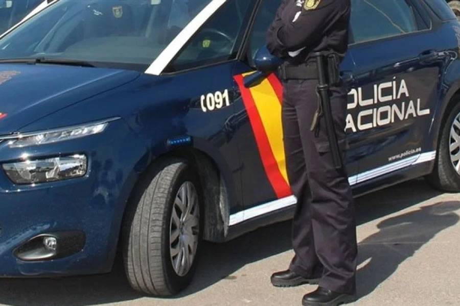 Owner of a Tenerife travel agency arrested for scamming 40,000 euros from clients