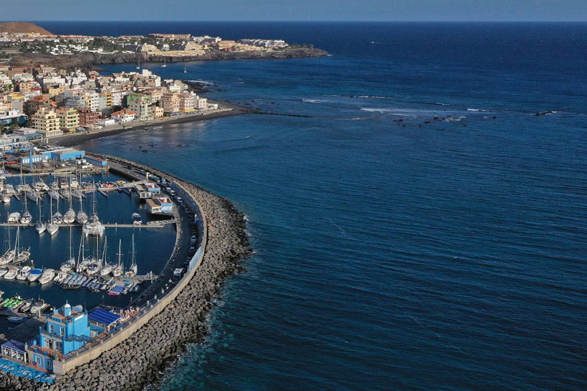 Dead body found floating in the sea in the south of Tenerife