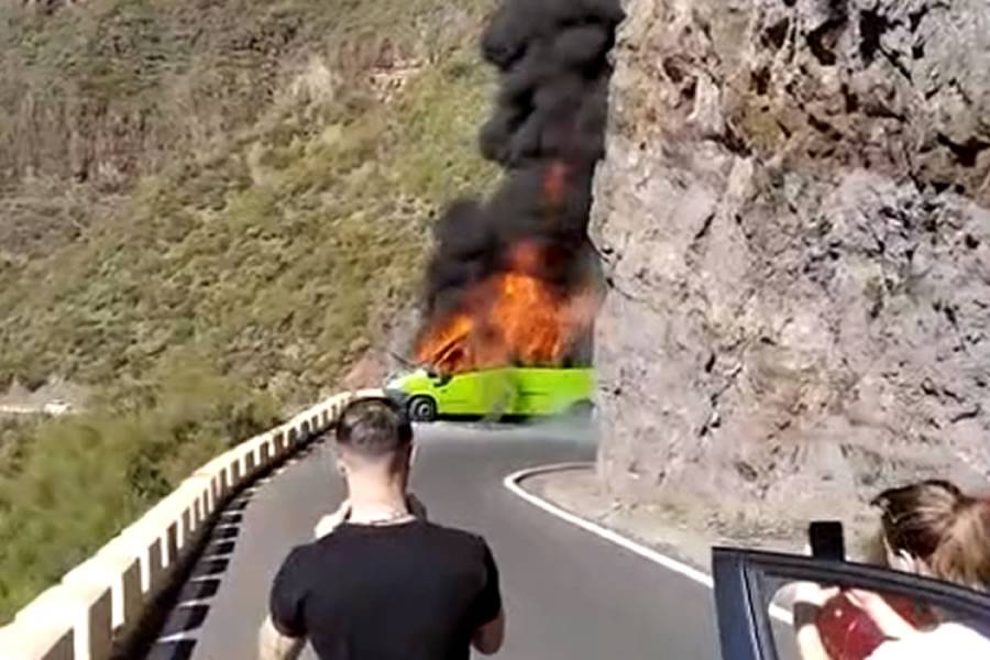 LATEST: Bus fire on the road to Masca in Tenerife