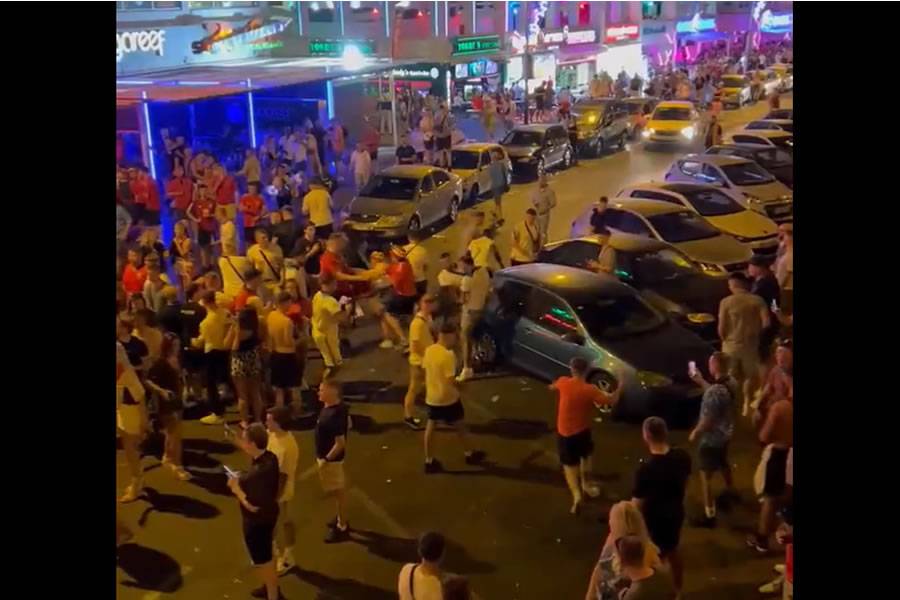 England and Wales football ‘fans’ clash in the south of Tenerife