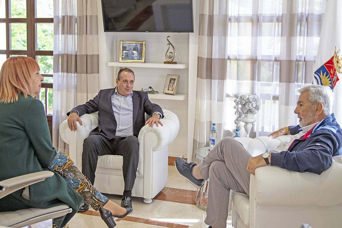 Minister of Health visits site of new medical centre in Costa Adeje