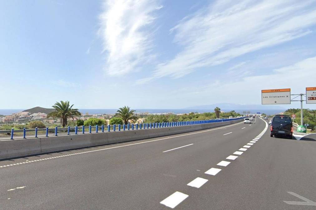 Killed crossing the TF-1 motorway on foot by Los Cristianos