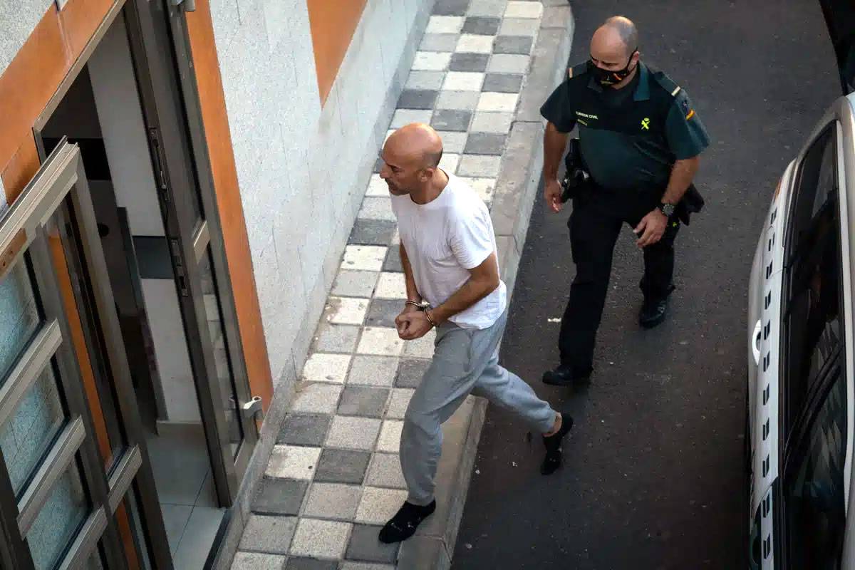 Adeje murderer warned friends by WhatsApp that he would kill his ex-wife