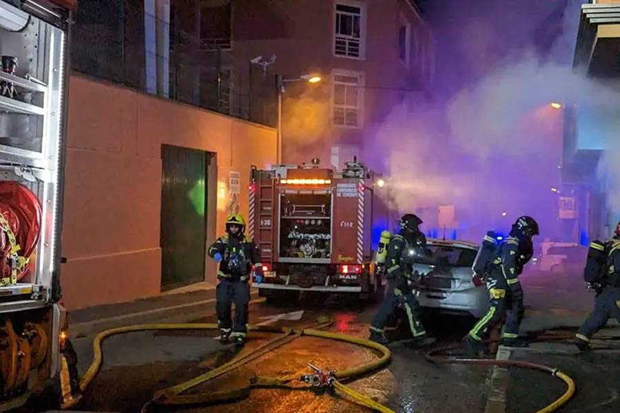 Tenerife firefighters battle a fire in a building in San Isidro