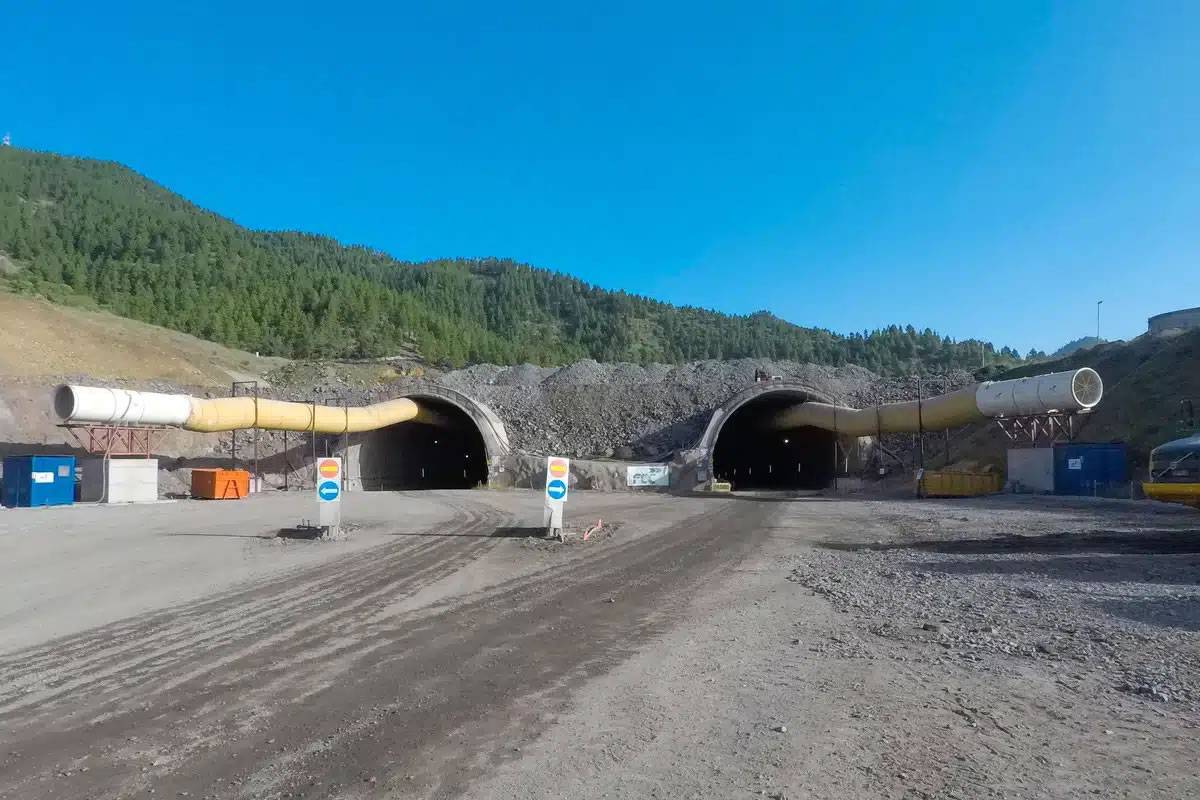 The new Erjos tunnel only has 1km of drilling until they’re joined