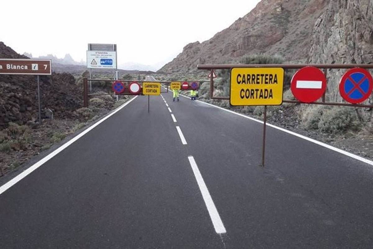 All accesses to the Teide National Park are closed because of the weather