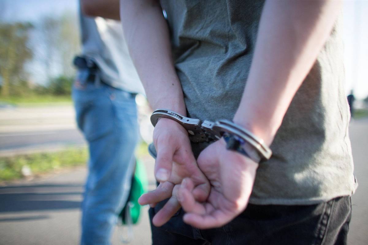 The Guardia Civil arrests four pickpockets operating in Tenerife