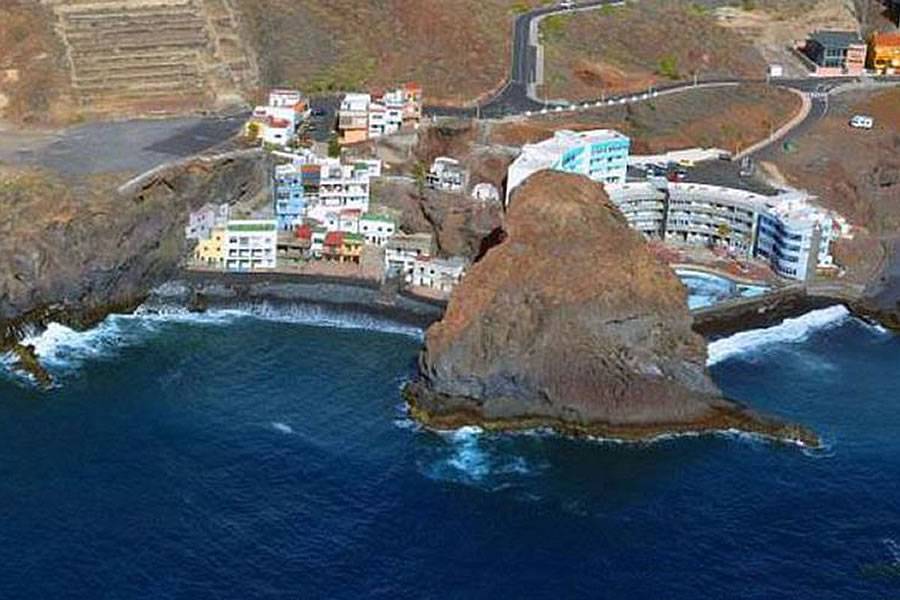 A female scuba diver dies in Tenerife