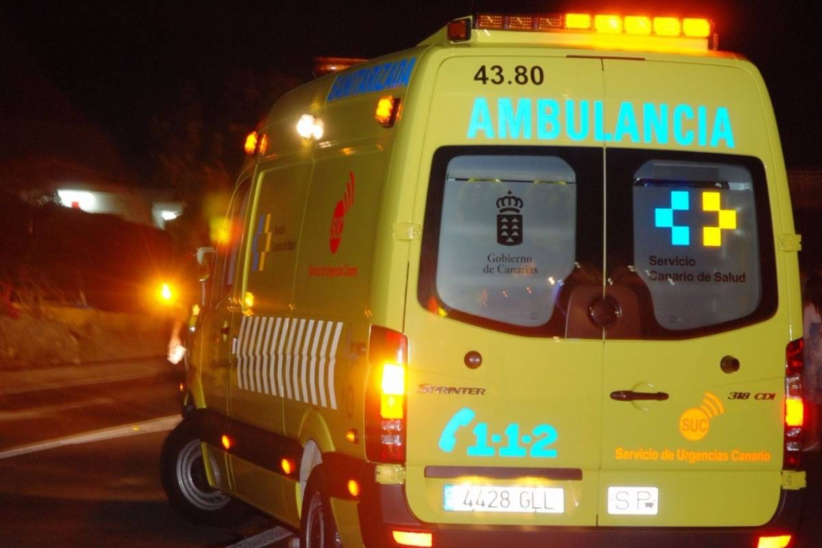 A man is wounded with a machete in the street in Playa Las Americas