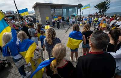 Ukrainian refugees gather in the south of Tenerife to commemorate a year of war