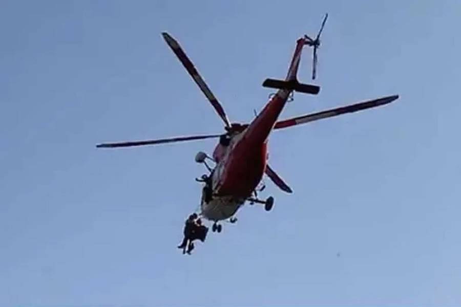 Injured teenager airlifted from the sea in the south of Tenerife