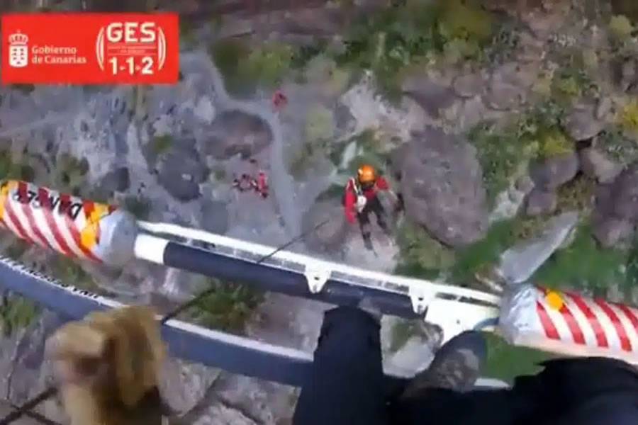 VIDEO: An injured woman is rescued by helicopter from Masca Valley
