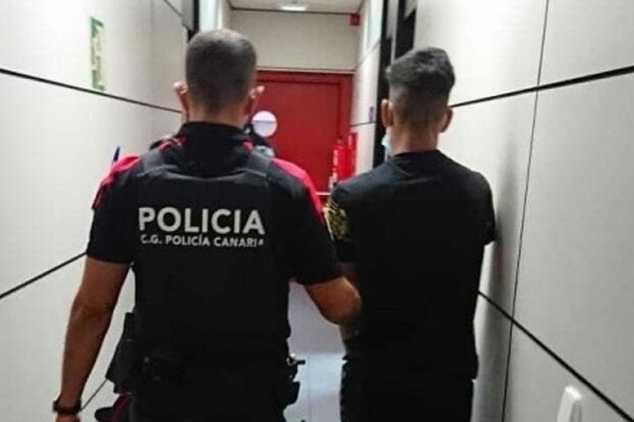 Two teenagers arrested for the sexual assault of a 13 year old girl on a beach in Tenerife