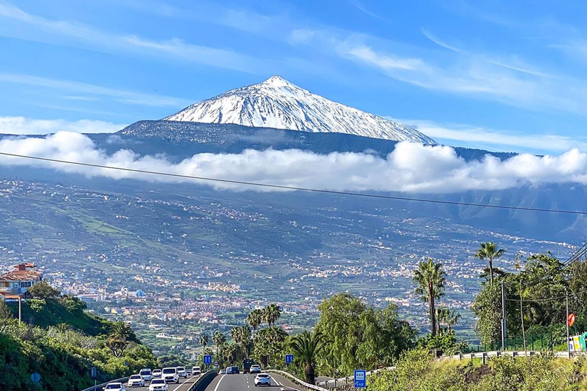 Spring brings the first snow of year to Mt Teide