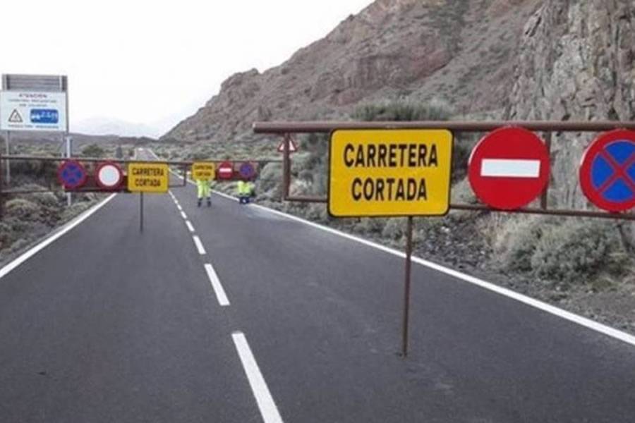 The Cabildo closes some of the access roads to Teide National Park