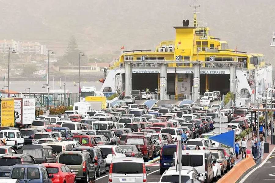 Traffic warning as 50,000 passengers will pass through Los Cristianos port this Easter