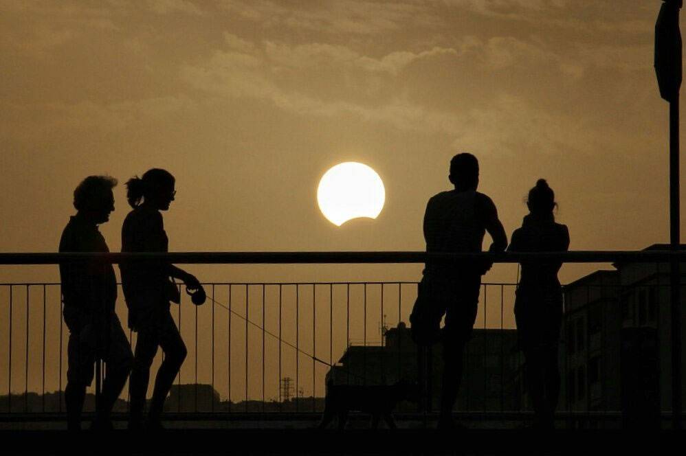 Recommendations for viewing the partial solar eclipse from the Canary Islands tonight