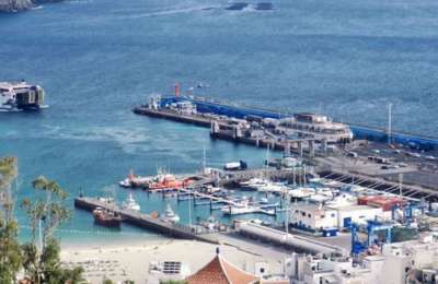Man in critical condition after suffering a heart attack in Los Cristianos port
