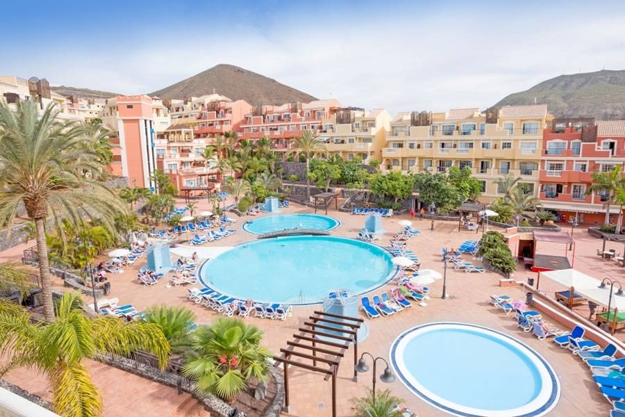 Police investigate the drowning of a 6-year-old British girl at hotel pool