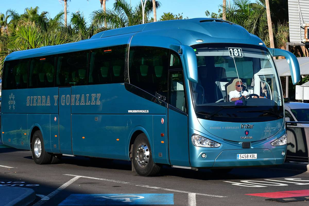 Ashotel launches free on-demand bus service for staff of nine Costa Adeje hotels