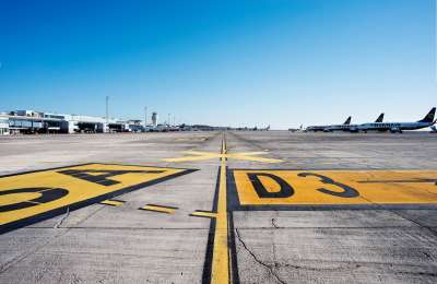Emergency landing at Tenerife South airport due to possible fuel leak