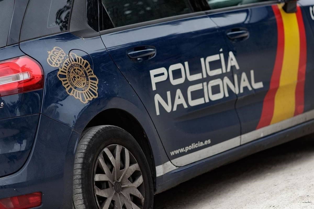 National Police stop British tourist from jumping off hotel balcony in Tenerife