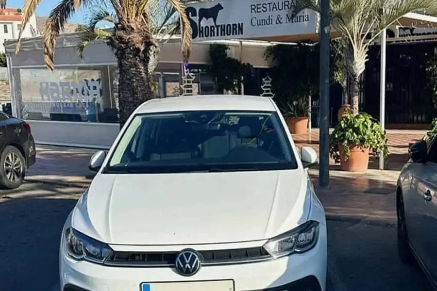 Two young British girls found ‘abandoned’ in a rental car in Los Cristianos